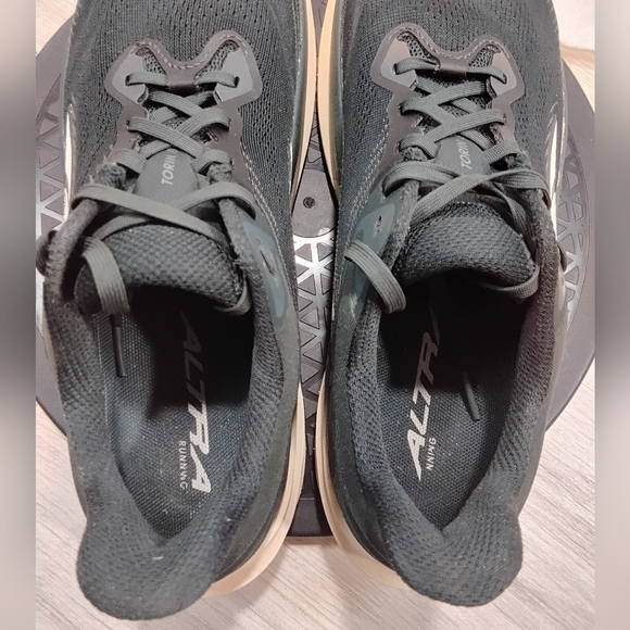 Altra Womens Torin 8 Black White Running Shoes Ego Max Foam Cushioning SIZE 9 - Picture 9 of 11